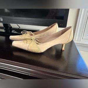 Cream color Manolo Blahnik kitten heels